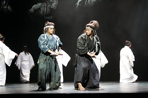「ムサシ」の一場面（左から）勝地涼さんと藤原竜也さん＝７日、リンカーンセンター（写真：上西）