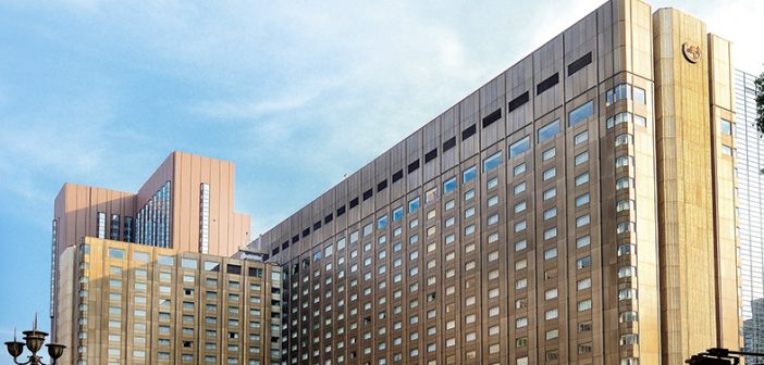帝国ホテル　ザクラブ限定flank Lloyd w 150年記念　ウイスキー フランク・ロイド・ライト〟生誕150周年記念カクテルを提供
