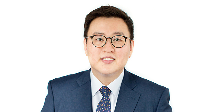 石谷ヘルスセンター（2） カイロプラクター Dr. ジェイソン・パークに