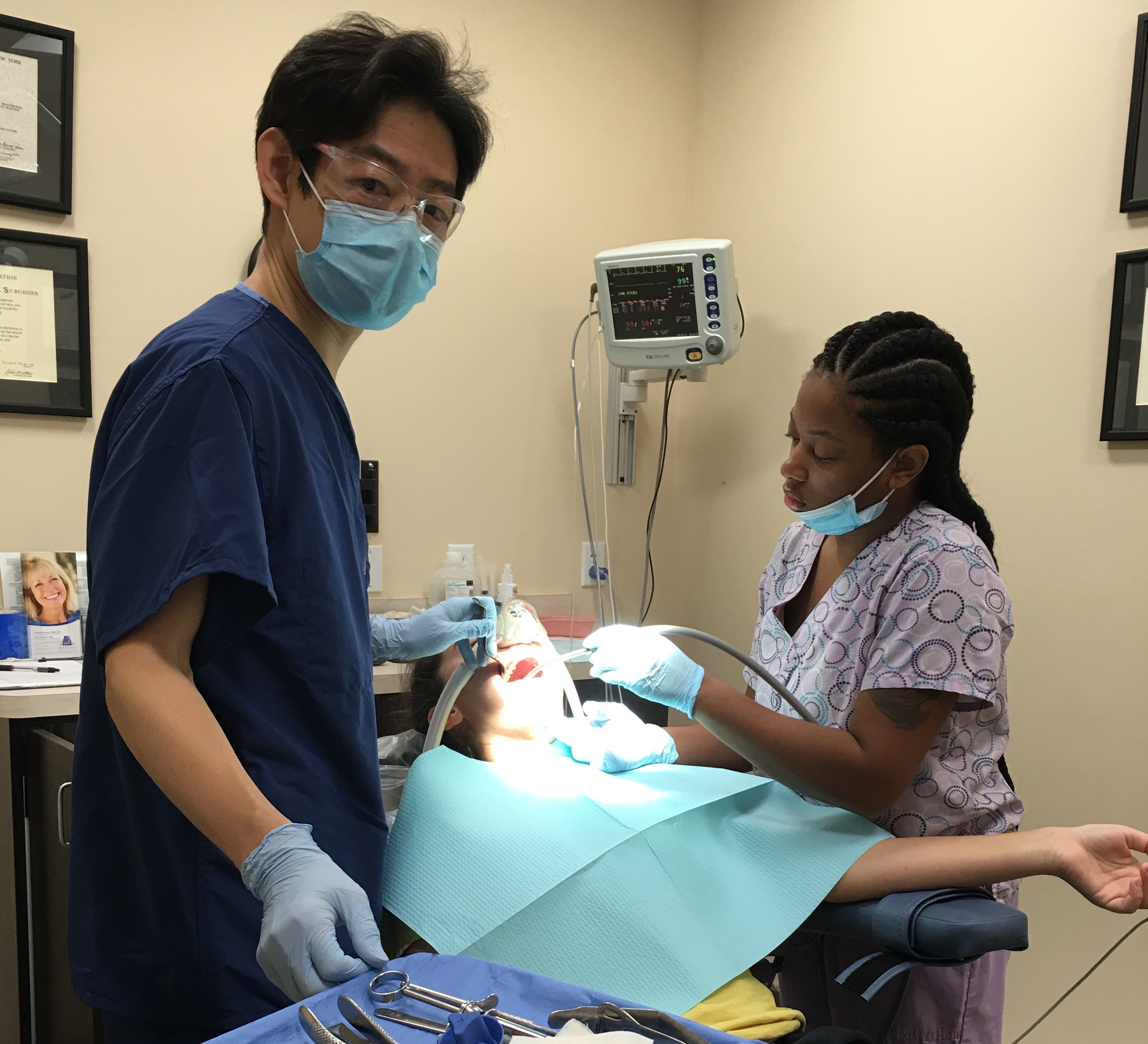 Bridge Oral-Facial Surgery & Implant Center」米国口腔顎顔面外科