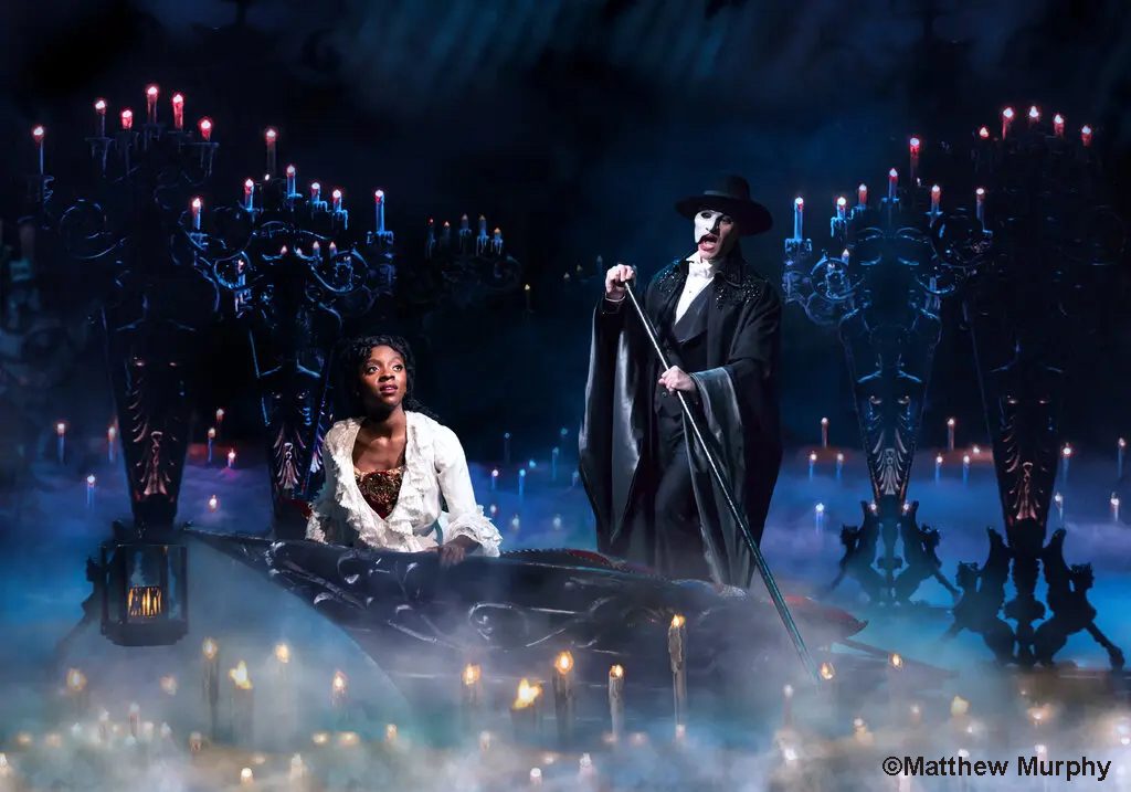 Emilie Kouatchou and Ben Crawford lead the current cast of “The Phantom of the Opera” on Broadway.（©Matthew Murphy）