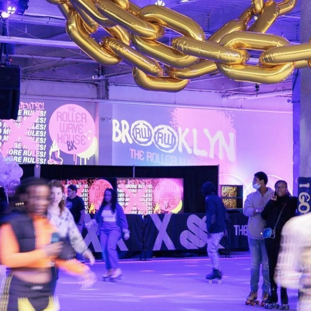 移動式のポップアップローラー スケート場がブルックリンに登場！ ニューヨークビズ！