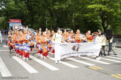 花笠音頭を踊るThe Japanese Folk Dance Institute of NY（Masahiro Noguchi）