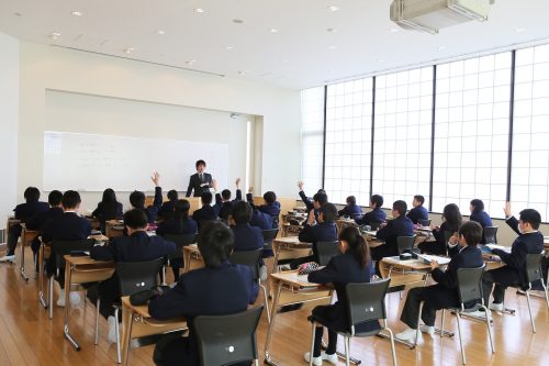 日本の中学校の授業風景