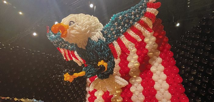 60万個の風船を使ったバルーンアート展が開幕 - ニューヨークビズ！