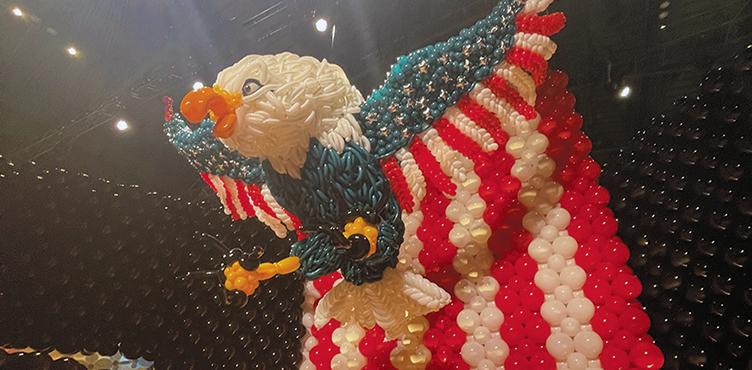 60万個の風船を使ったバルーンアート展が開幕 - ニューヨークビズ！