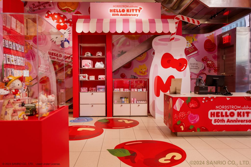 Nordstrom-Celebrates-Hello-Kitty-50th-Anniversary_Shop-Imagery-(4)（©2024 SANRIO CO., LTD.）