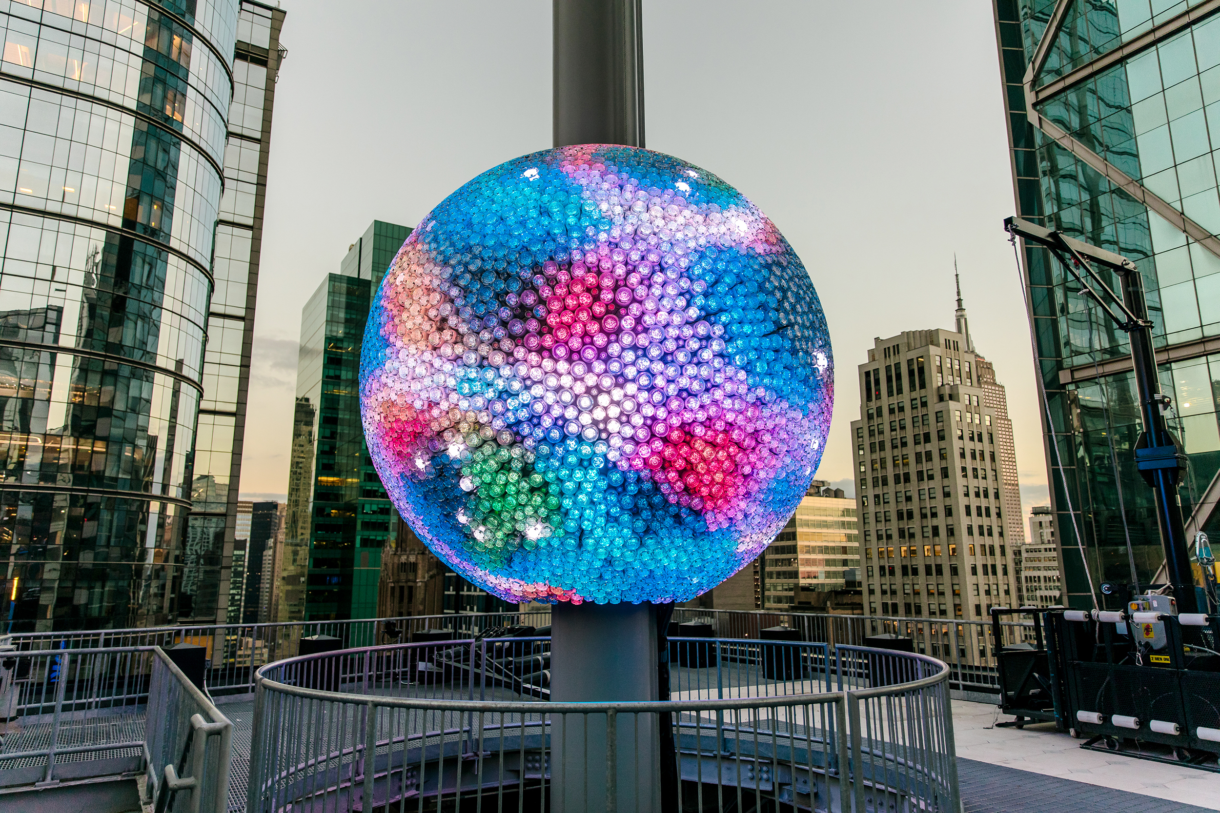 One Times Square タイムズスクエア大晦日ボールを間近で体験できる
