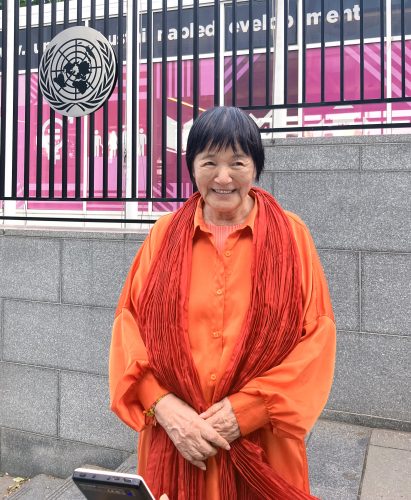 国連本部における「国際ヨガの日」参加の後で＝６月20日、ニューヨーク
