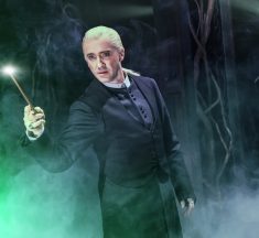 Bway版『ハリー・ポッター』ドラコ役トム・フェルトン、27年1月まで延長