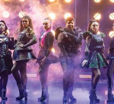 人気ミュージカル「SIX」、2027年1月でブロードウェイ閉幕